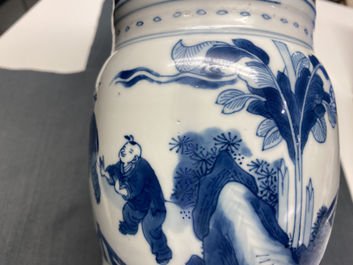 Een Chinese blauw-witte 'gu' vaas met figuratief decor, Kangxi