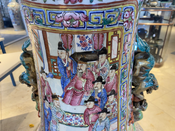 Une paire de vases de taille exceptionelle en porcelaine de Chine famille rose, 19&egrave;me