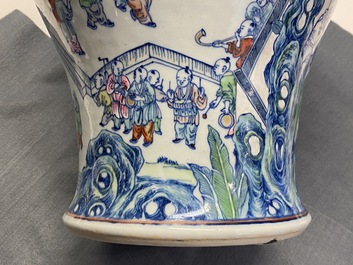 Un vase en porcelaine de Chine doucai &agrave; d&eacute;cor des '100 gar&ccedil;ons', Yongzheng/Qianlong