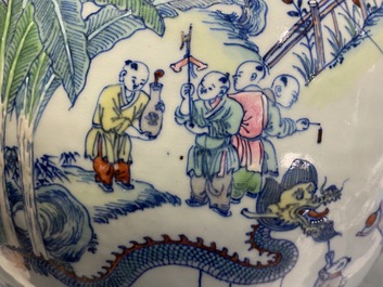 Un vase en porcelaine de Chine doucai &agrave; d&eacute;cor des '100 gar&ccedil;ons', Yongzheng/Qianlong