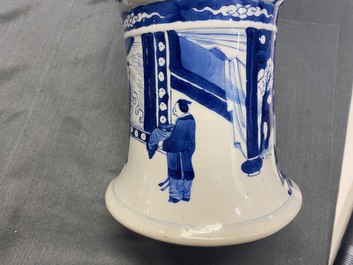 Een Chinese blauw-witte 'gu' vaas met figuratief decor, Kangxi