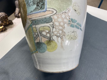 Une paire de vases en porcelaine de Chine qianjiang cai, 19/20&egrave;me