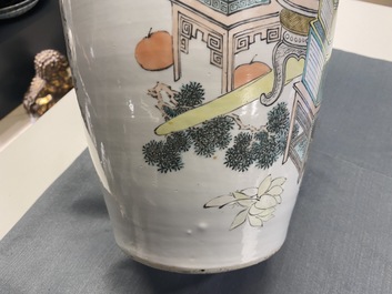 Une paire de vases en porcelaine de Chine qianjiang cai, 19/20&egrave;me