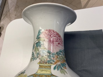 Une paire de vases en porcelaine de Chine qianjiang cai, 19/20&egrave;me