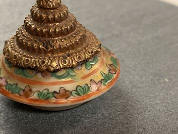 Six Chinese Thai market Bencharong jars and a bowl, 19th C.