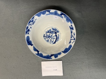 Un bol en porcelaine de Chine en bleu et blanc &agrave; d&eacute;cor 'Les trois amis de l'hiver', marque et &eacute;poque de Kangxi