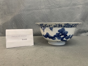 Un bol en porcelaine de Chine en bleu et blanc &agrave; d&eacute;cor 'Les trois amis de l'hiver', marque et &eacute;poque de Kangxi