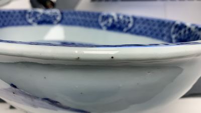 Een uitgebreid Chinees blauw-wit servies met jachtdecor, 18/19e eeuw