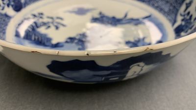 Een uitgebreid Chinees blauw-wit servies met jachtdecor, 18/19e eeuw