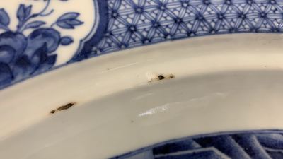 Een uitgebreid Chinees blauw-wit servies met jachtdecor, 18/19e eeuw