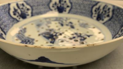 Een uitgebreid Chinees blauw-wit servies met jachtdecor, 18/19e eeuw