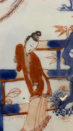 Een Chinese Imari-stijl 'Xi Xiang Ji' schotel, Kangxi