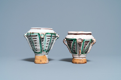 Une pair de mortiers en c&eacute;ramique polychrome, Espagne, 16/17&egrave;me