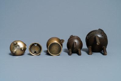 Five Chinese bronze censers, Qing