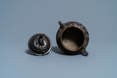 Five Chinese bronze censers, Qing