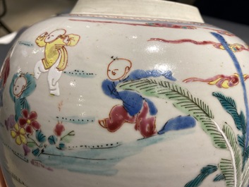 Un pot en porcelaine de Chine famille rose &agrave; d&eacute;cor des 'cent gar&ccedil;ons', Yongzheng