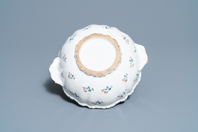 A Brussels faience basin with '&agrave; la haie fleurie' design, 18th C.