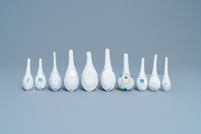 Forty Chinese blue and white spoons, 19/20th C.