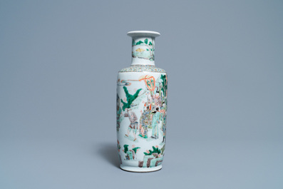 Un vase de forme rouleau en porcelaine de Chine famille verte &agrave; d&eacute;cor 'Feng shen bang', Kangxi