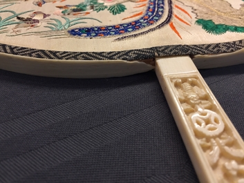 Two Chinese embroidered silk pien mien fans with ivory handle, 18/19th C.