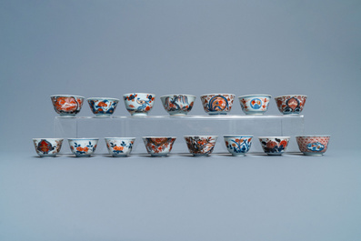 Une collection d'objets &agrave; th&eacute; en porcelaine de Chine en bleu et blanc, rouge de fer et dor&eacute;, Kangxi et apr&egrave;s