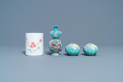 Une collection vari&eacute;e en porcelaine de Chine, 19/20&egrave;me