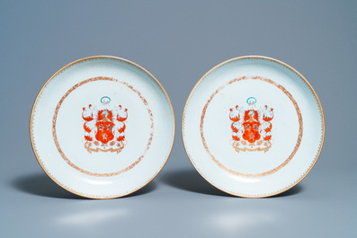 A pair of Chinese Scottish market Ross of Balnagowan armorial dishes, Qianlong