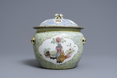 A varied collection of Chinese famille rose and blue and white wares, 19/20th C.