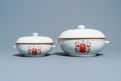 Deux terrines couvertes en porcelaine de Chine armori&eacute;e aux armes de Ross of Balnagowan pour le march&eacute; &eacute;cossais, Qianlong