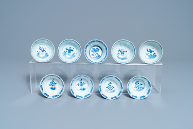 18 Chinese blauw-witte schotels en 17 koppen, Kangxi en later