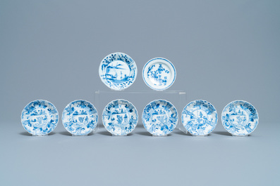 18 Chinese blauw-witte schotels en 17 koppen, Kangxi en later