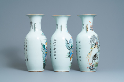 Trois vases en porcelaine de Chine famille rose, 19/20&egrave;me