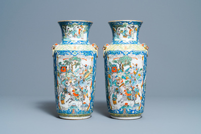 Trois paires de vases en porcelaine de Chine famille rose, verte et &agrave; fond craquel&eacute;, Chine, 19&egrave;me