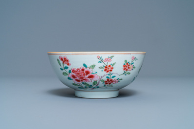 A Chinese famille rose bowl with floral design, Yongzheng