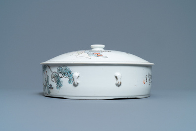 A Chinese qianjiang cai hat stand and a covered bowl, 19/20th C.