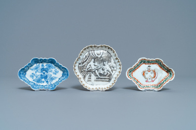 Deux th&eacute;i&egrave;res en porcelaine de Chine famille noire, un pattipan et deux supports de cuill&egrave;res, Yongzheng/Qianlong