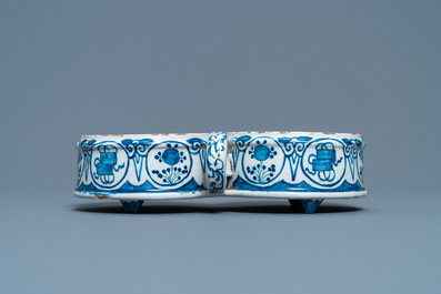 A Dutch Delft blue and white cruet set on stand, 2nd quarter 18th C.