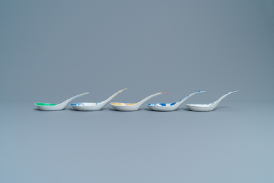 Twelve large Chinese blue and white, famille rose and polychrome spoons, 19/20th C.