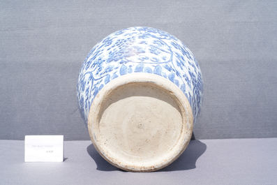 A large Chinese blue and white vase and cover with floral design, Kangxi