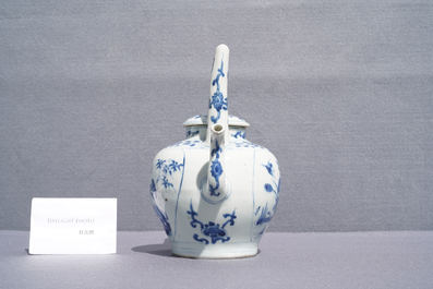 A large Chinese blue and white 'birds' wine ewer and cover, Transitional period