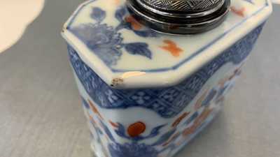 Eighteen Chinese blue and white saucers, seven cups, two dishes and a tea caddy, Kangxi/Qianlong