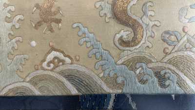 A Chinese gold-thread embroidered silk 'dragon' panel, 19th C.