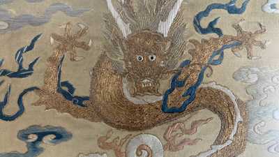 A Chinese gold-thread embroidered silk 'dragon' panel, 19th C.