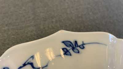 Zes Chinese blauw-witte koppen en schotels, Kangxi