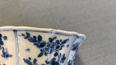 Zes Chinese blauw-witte koppen en schotels, Kangxi