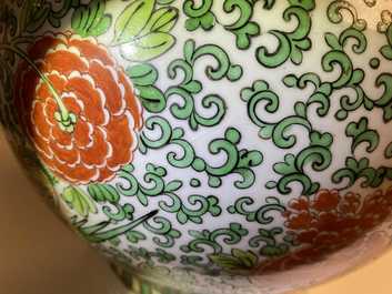 A Chinese 'wucai' phoenix vase, Chenghua mark, 19th C.