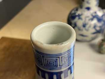 Een Chinese blauw-witte kalebasvaas, 19e eeuw