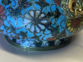 Een Chinese cloisonn&eacute; wierookbrander, Ming