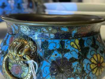 Een Chinese cloisonn&eacute; wierookbrander, Ming