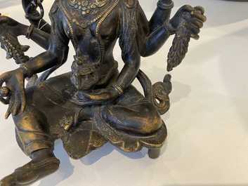 Une figure de Vasudhara en bronze solide, N&eacute;pal, 19&egrave;me